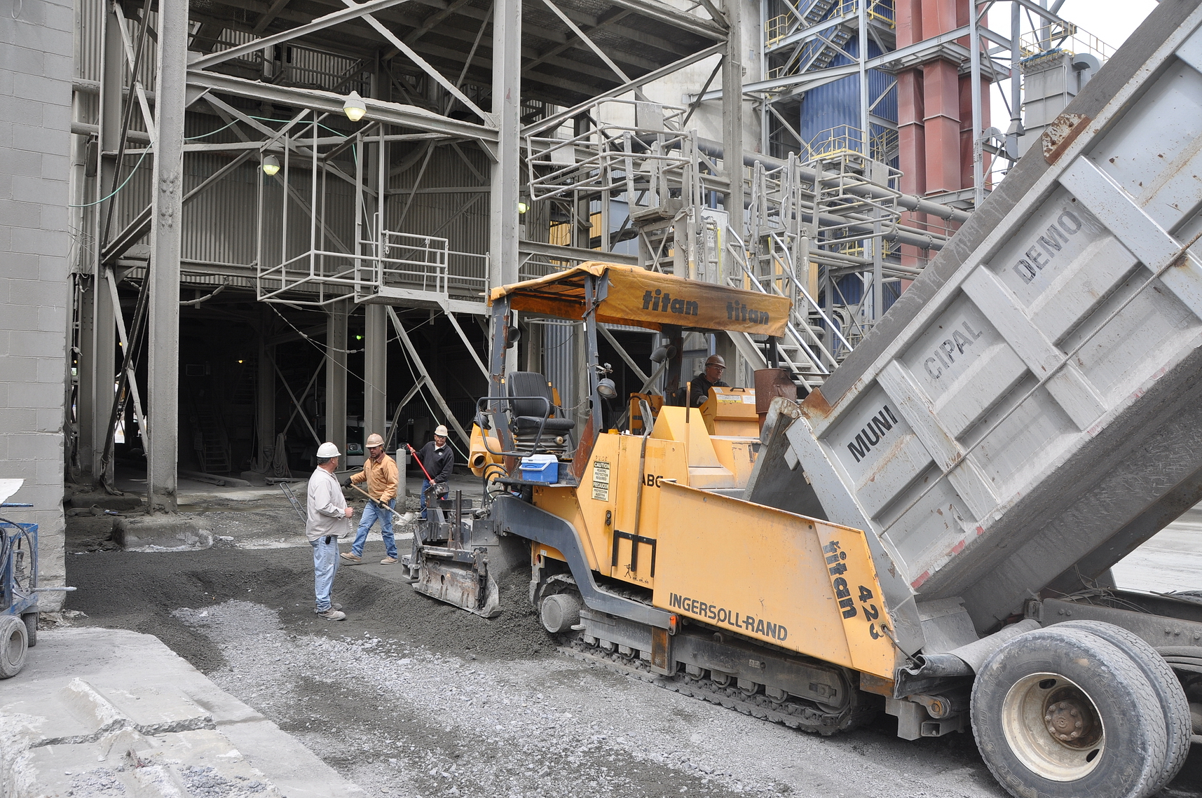 Conewago Manufacturing Mobile Ready-Mix Project - Roller Compacted Concrete (RCC) – ESSROC